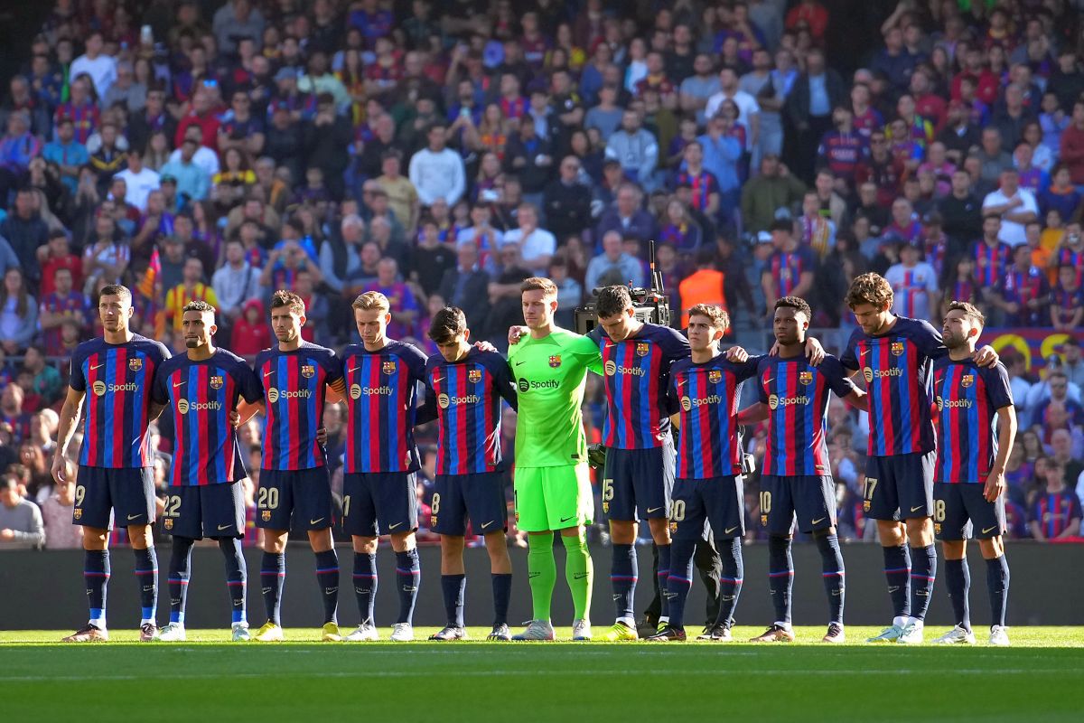 Barcelona se împiedică de Espanyol, dar termină anul pe primul loc! Final cu două roșii și mulți nervi