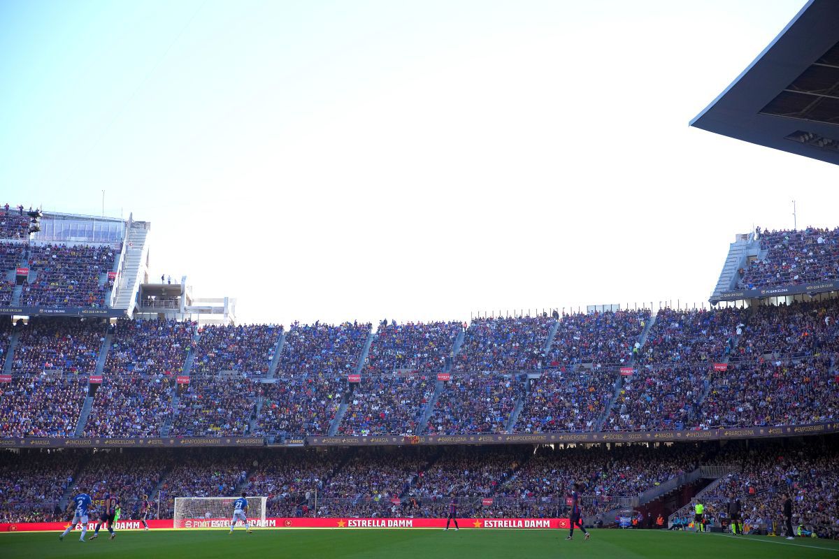 Barcelona se împiedică de Espanyol, dar termină anul pe primul loc! Final cu două roșii și mulți nervi