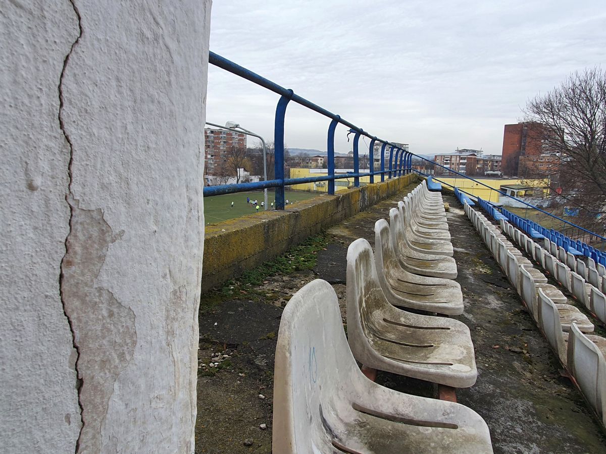 7 stadioane-fantomă din România » De la proiectul megalomanic al lui Ceaușescu, la arene europene transformate în gropi de gunoi
