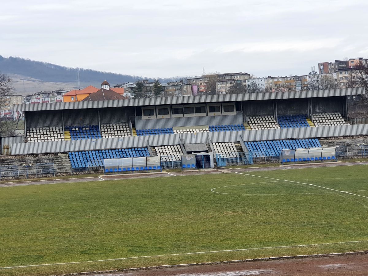 7 stadioane-fantomă din România » De la proiectul megalomanic al lui Ceaușescu, la arene europene transformate în gropi de gunoi
