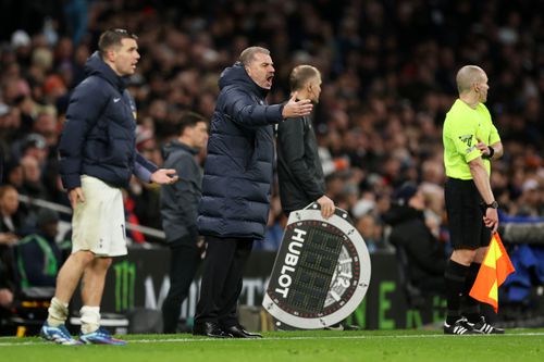Ange Postecoglou (58 de ani), antrenorul lui Tottenham, a fost extrem de nervos în prelungirile meciului cu Bournemouth, scor 3-1, în runda #20 din Premier League. foto: Getty Images