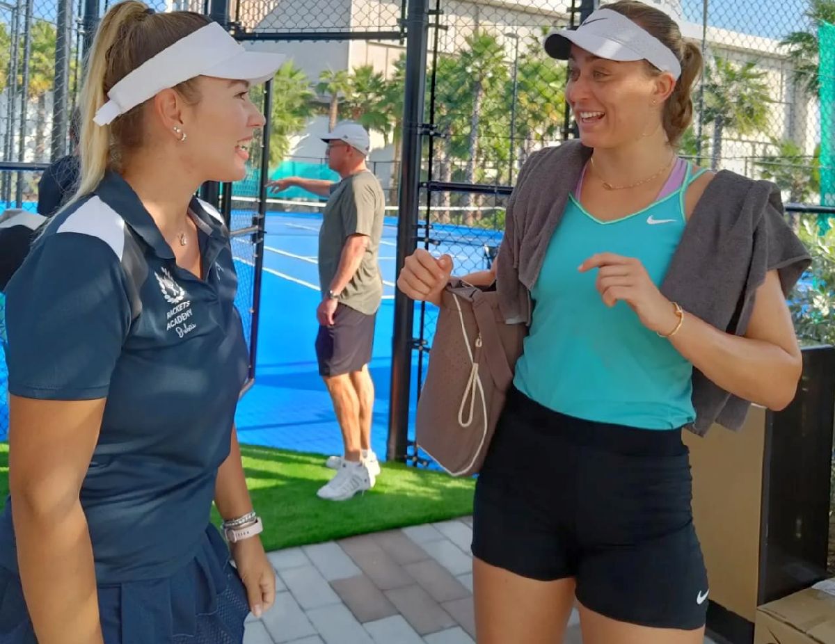 Concluziile antrenoarei din România după 3 luni în Dubai: „N-au preconcepții, nu te judecă după religie sau țara din care vii” » Întâlnire top class cu Djokovic: „A fost fascinant să văd asta la el”