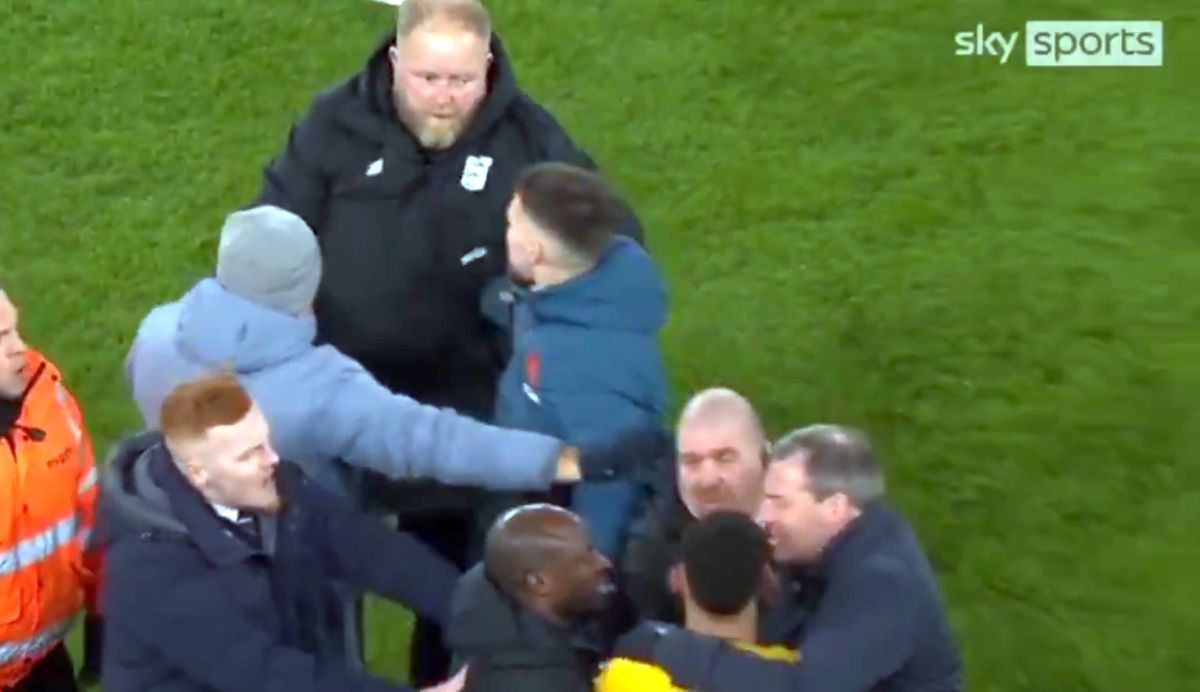 Amendă-mamut pentru vedeta echipei din Premier League, după ce a sărit la oficialul advers: i-a smuls ochelarii de pe față