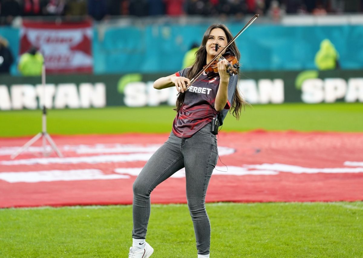 Jana Ceklanovic a prezentat tricoruile dinamoviștilor