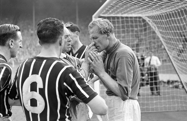 Viață de film: de la prizonier nazist de război, blondul cu ochi albaștri a ajuns erou la un club gigant! » „Sunt cel care a jucat cu gâtul rupt în finală”