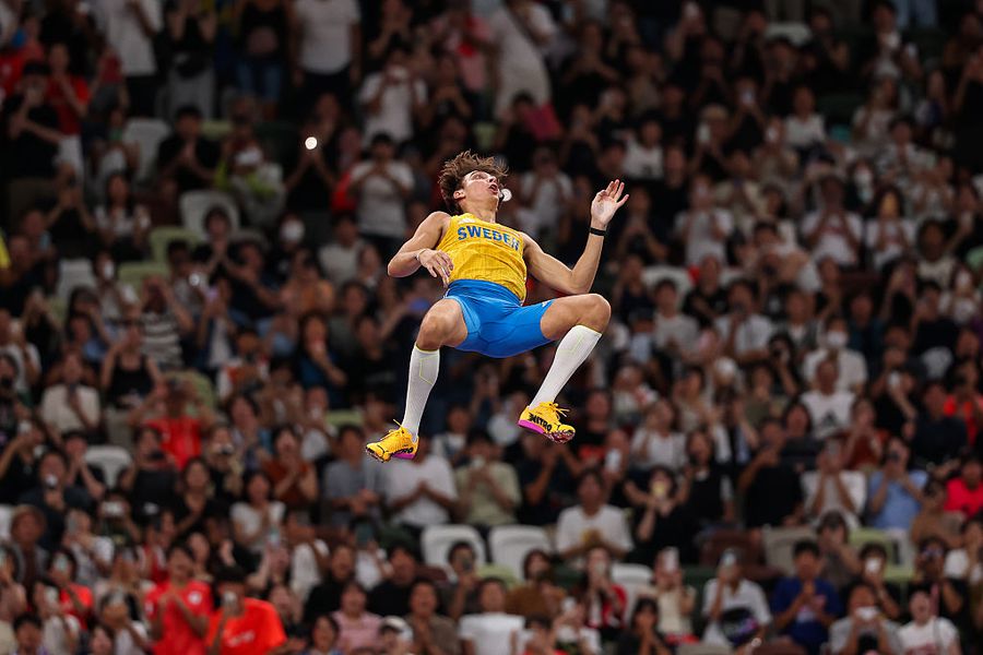 25 de imagini memorabile din sportul anului 2025 » Iluzii optice, atleți „zburători” și momente de neuitat pentru România