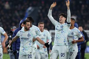 Răsturnare de situație: titularul lui Cristi Chivu nu mai pleacă! » Inter îi propune încă doi ani de contract