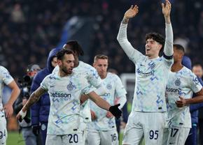 Răsturnare de situație: titularul lui Cristi Chivu nu mai pleacă! » Inter e gata să-i ofere încă doi ani de contract