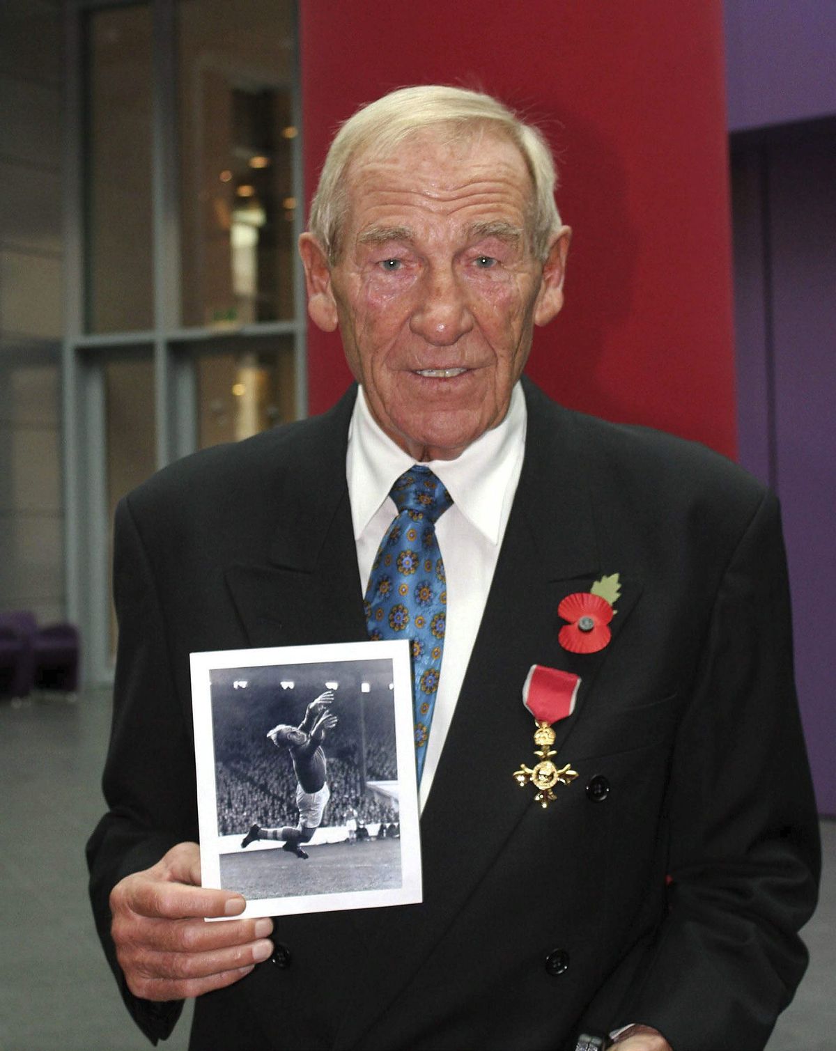 Viață de film: de la prizonier nazist de război, blondul cu ochi albaștri a ajuns erou la un club gigant! » „Sunt cel care a jucat cu gâtul rupt în finală”