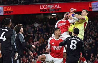 Emiliano Martinez, în conflict cu fanii pe Emirates! A încasat patru goluri, iar răspunsul a venit printr-o postare ironică pe rețelele de socializare